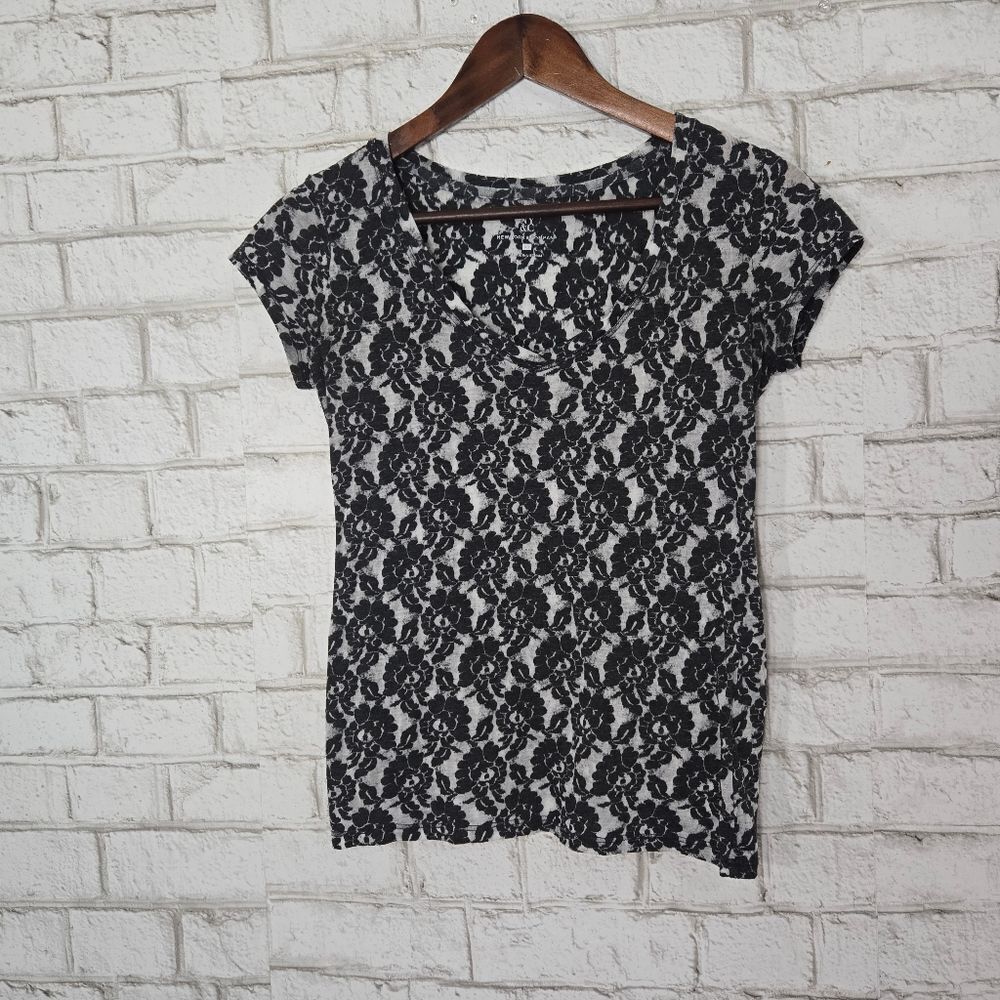 New York & Company printed‎ tee